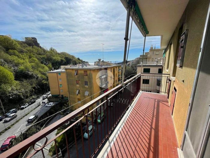 Appartamento trilocale in vendita in Via Pasquale Berghini, San Fruttuoso, Genova