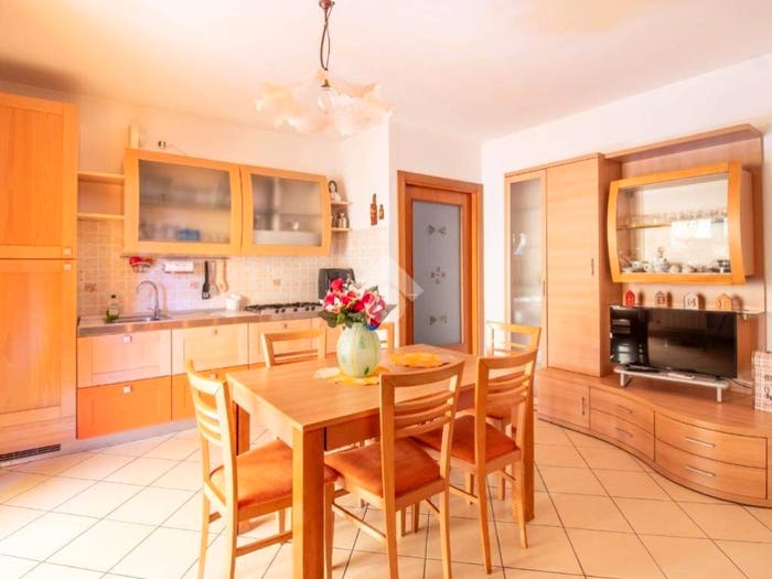 Appartamento trilocale in vendita in Via versilia, Lungomare Marconi, Alba Adriatica