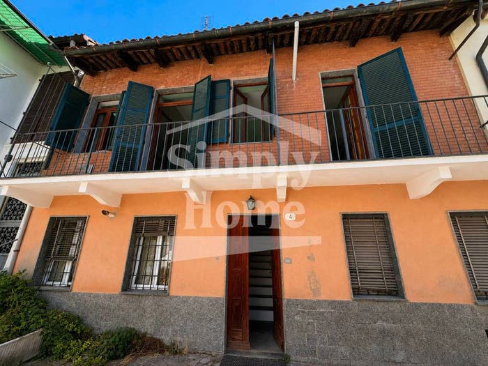 Appartamento trilocale in vendita in Via San Pietro, Centro Storico, Chieri