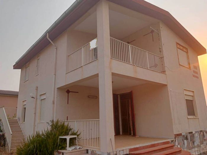 Casa con 6 locali in vendita in Centro, Licata