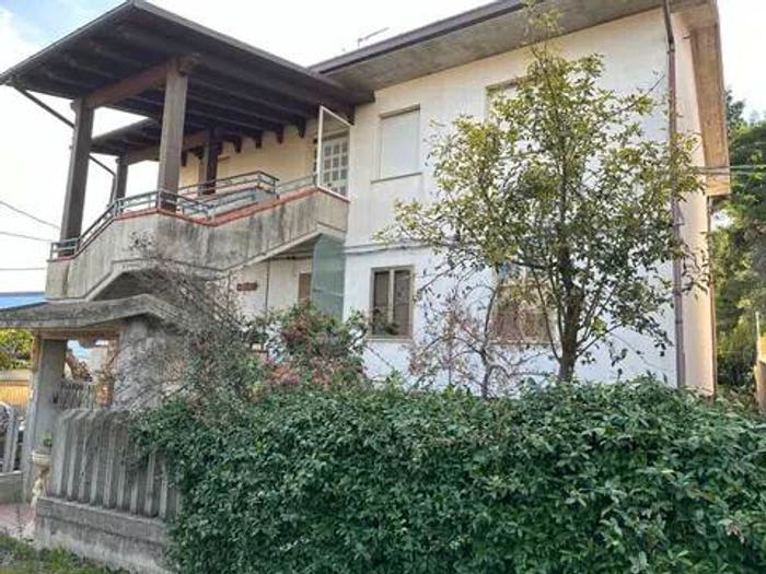 Casa con 6 locali in vendita in Via Evangelista Torricelli, Casalbordino Miracoli, Casalbordino