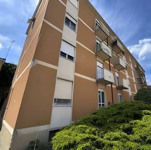Appartamento trilocale in vendita in Via Flavio Gioia, San Michele, Busto Arsizio