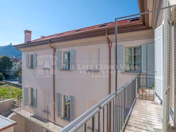 Appartamento quadrilocale in vendita in Via Armando Diaz, Centro Storico, Como