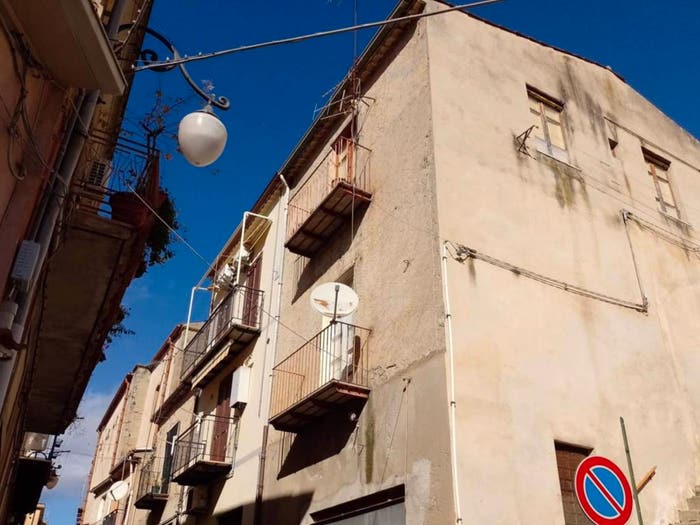 Appartamento trilocale in vendita in Via Limina, Sant'Angelo di Brolo