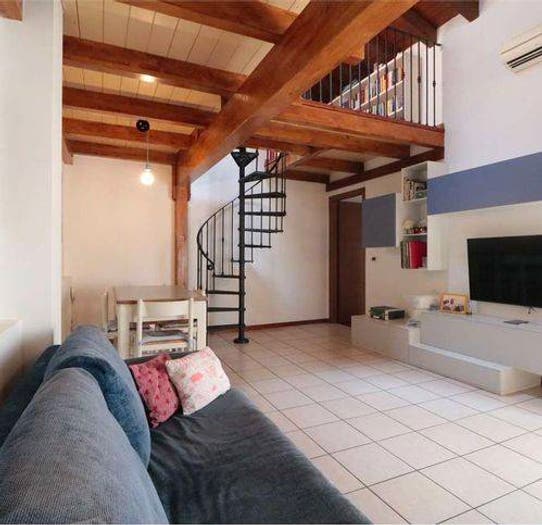 Appartamento trilocale in vendita in Via Andrea Costa, Centro Storico, Carpi