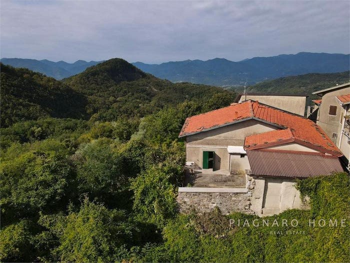Casa con 6 locali in vendita in VIA LUSIGNANA Posponte, Filattiera