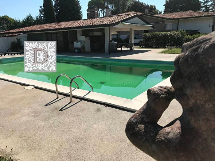 Casa con 6 locali in vendita in Palazzolo dello Stella