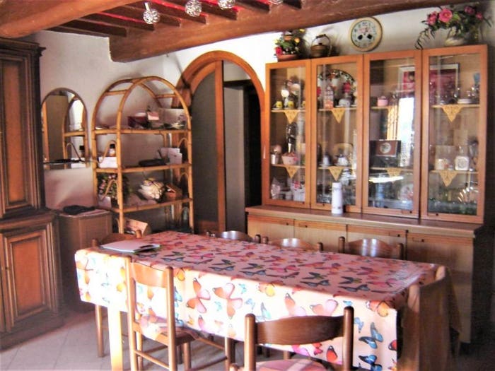 Casa con 6 locali in vendita in Montecarlo