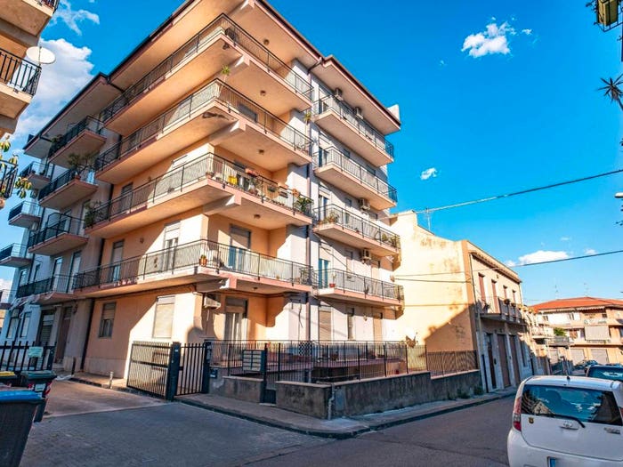 Appartamento quadrilocale in vendita in Via Rosolino Pilo, Centro, Giarre