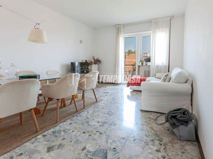 Appartamento trilocale in vendita in Via Andrea Solari, Solari, Milano