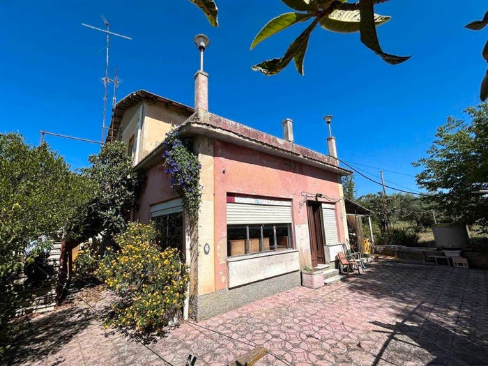 Casa con 5 locali in vendita in Caltanissetta