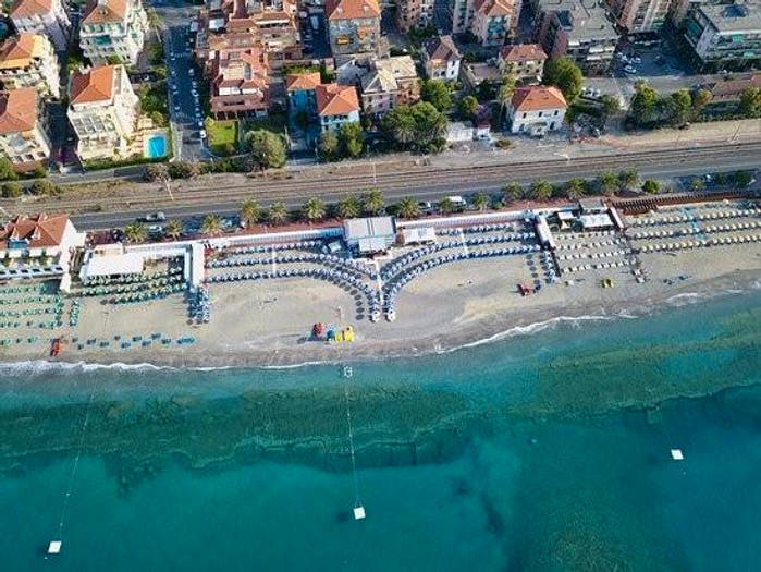 Appartamento trilocale in vendita in Piazza Gugliemo Marconi, Borgio, Borgio Verezzi
