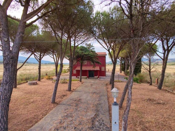 Casa con 6 locali in vendita in Orbetello
