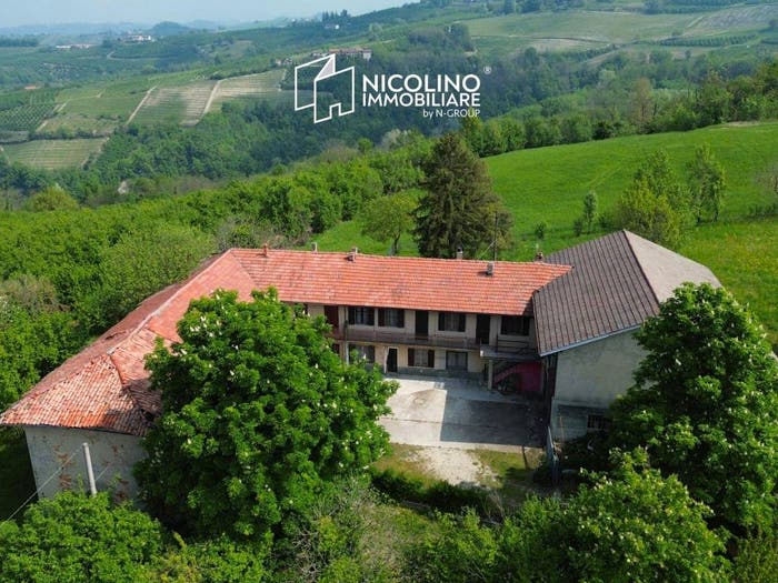 Casa con 6 locali in vendita in Via Langa, Lequio Berria