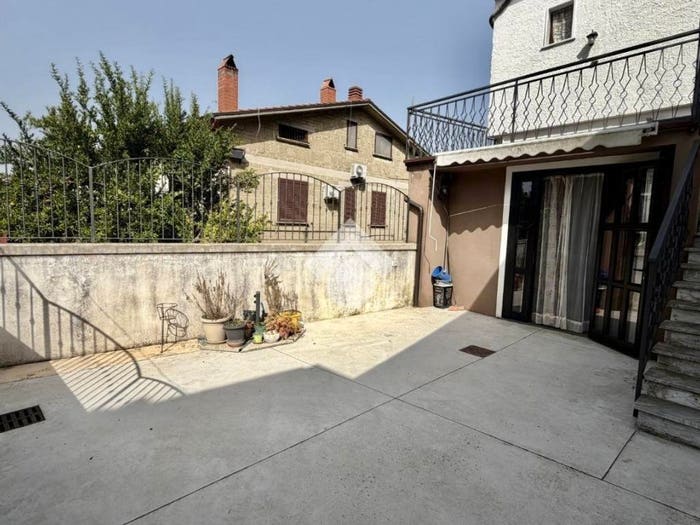 Casa trilocale in vendita in Via pirozza, Trescine, Cervinara