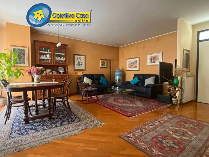 Casa con 6 locali in vendita in Via Villa Mosca, Centro, Teramo