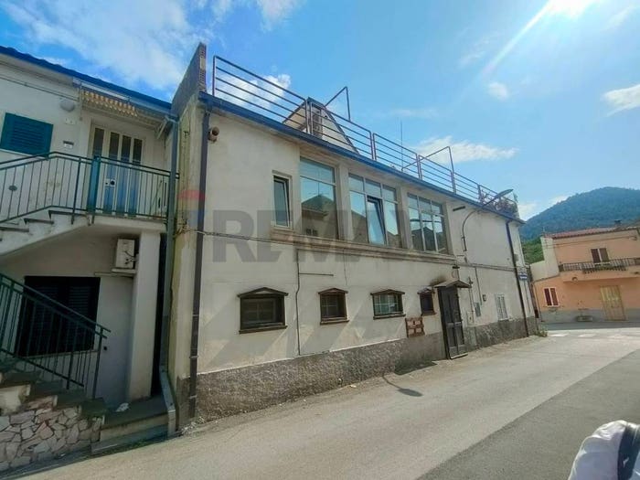 Casa con 5 locali in vendita in Centro, Bussi sul Tirino
