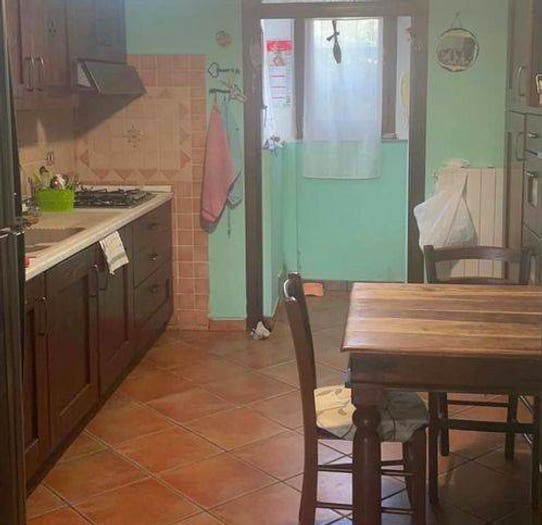 Casa con 6 locali in vendita in Stazione Molare, Ovada