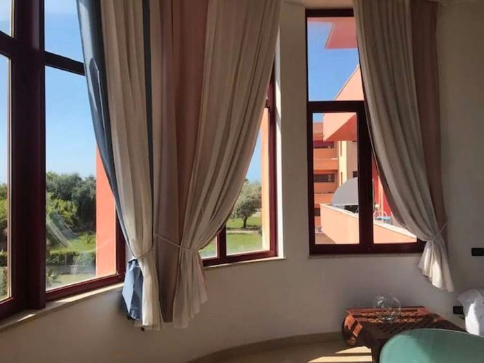 Appartamento con 5 locali in vendita in Viale Del Tirreno, Calambrone, Pisa