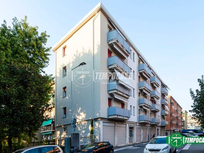 Appartamento trilocale in vendita in Via Ugo Foscolo, Canovine, Bergamo
