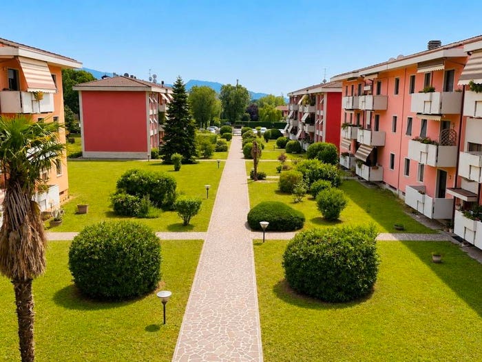 Appartamento quadrilocale in vendita in Via G Rossini, Centro, Concesio