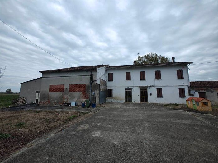 Casa con 6 locali in vendita in Strada sacchetta, Pegognaga
