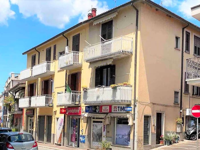 Appartamento quadrilocale in vendita in Via Roma, Lioni