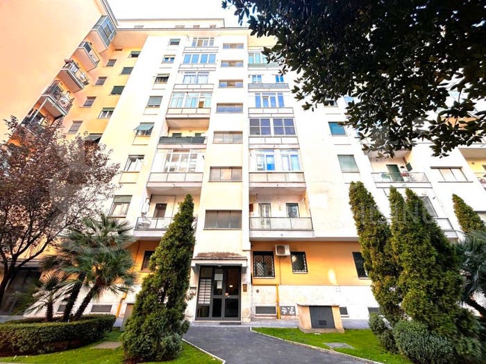 Appartamento trilocale in vendita in Viale Pico della Mirandola, Ardeatino Montagnola, Roma