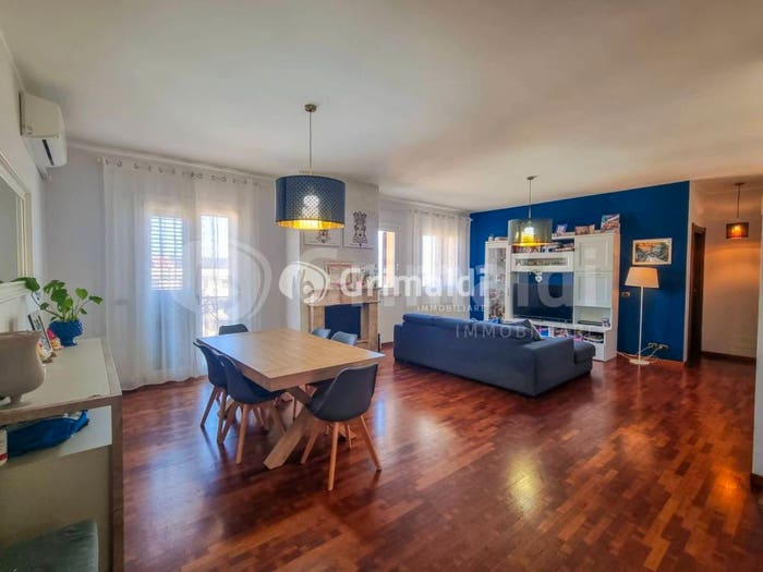 Appartamento con 5 locali in vendita in Mazzarrona, Siracusa