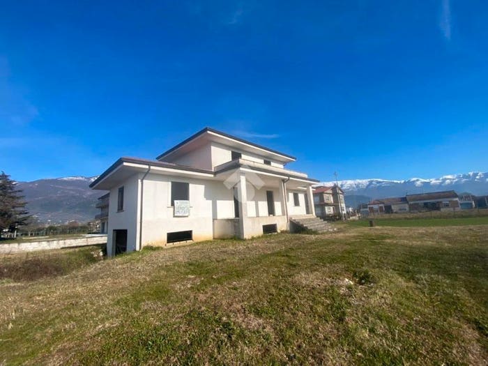 Casa quadrilocale in vendita in Via Tofaro, Centro, Sora