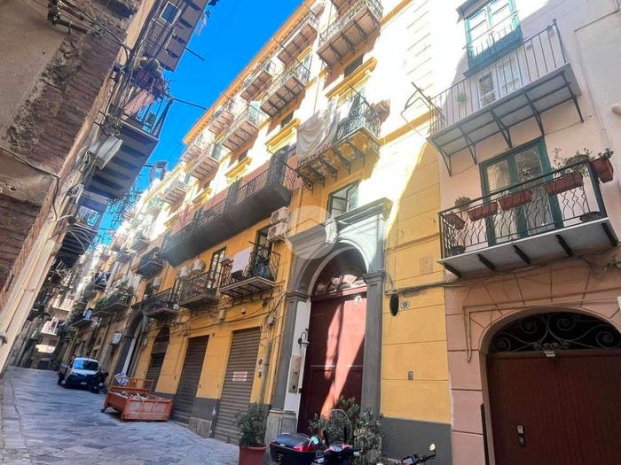 Appartamento quadrilocale in vendita in Via del Parlamento, Kalsa, Palermo