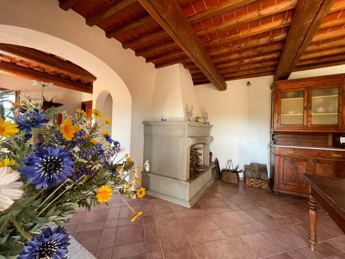 Casa con 6 locali in vendita in Centro, Carmignano