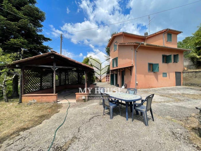 Casa quadrilocale in vendita in Via Giulio Rinaldi, Centro, Cave