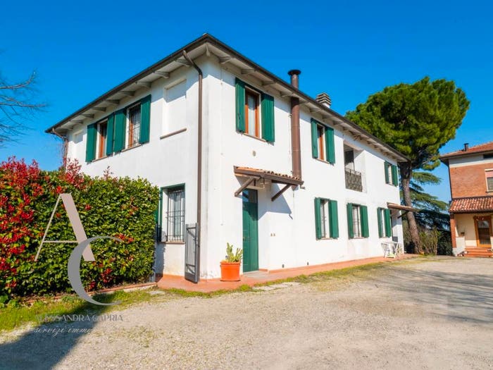 Appartamento quadrilocale in vendita in Via Poggiaccio, Dozza