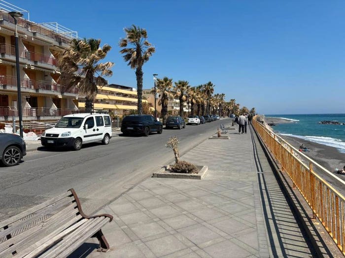 Appartamento bilocale in vendita in Via Nazionale, Sant'Alessio Siculo