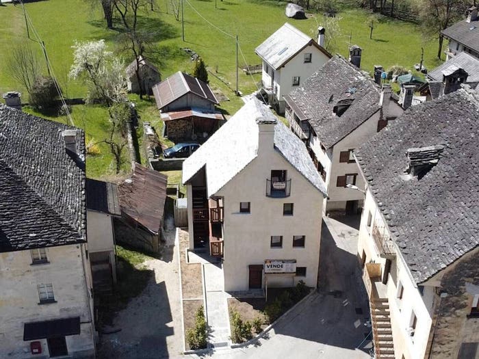 Casa con 6 locali in vendita in Fne San Rocco, Centro, Premia