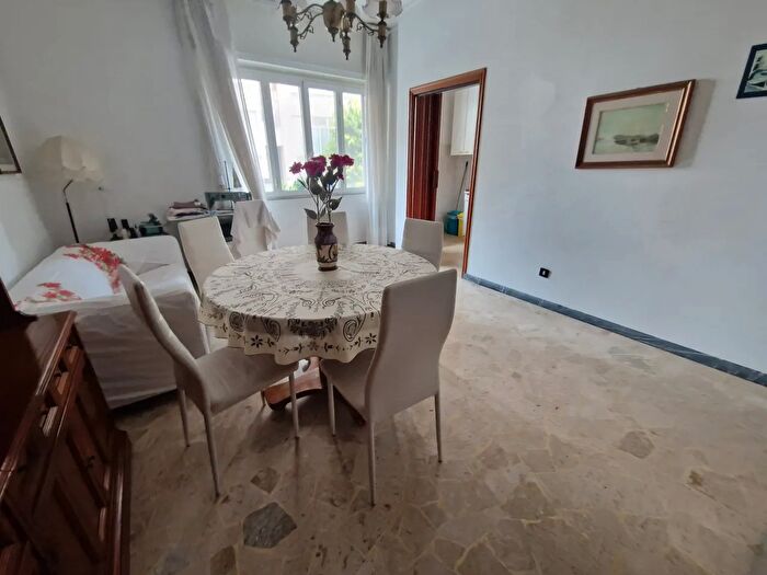 Appartamento con 5 locali in vendita in Via Mignone, Savona
