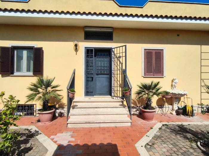Appartamento quadrilocale in vendita in Via Antica Colonna, Monte Porzio Catone