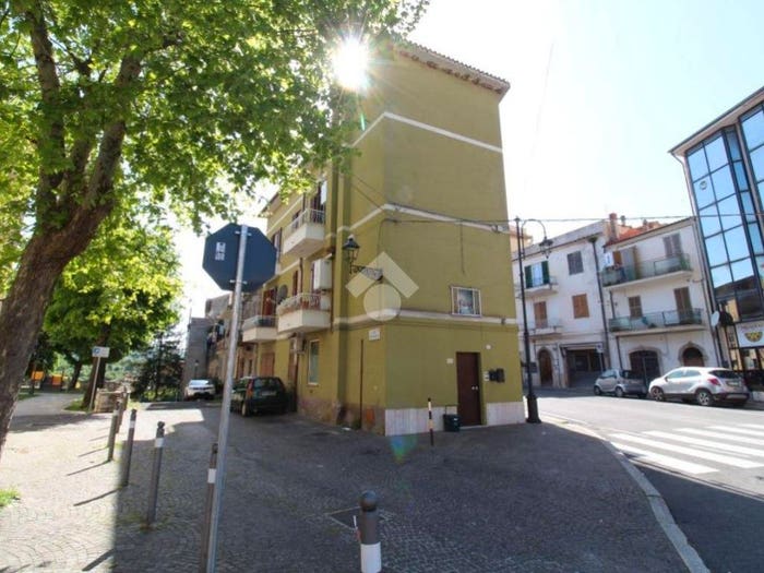 Appartamento trilocale in vendita in Via Roma, Centro, Poggio Moiano