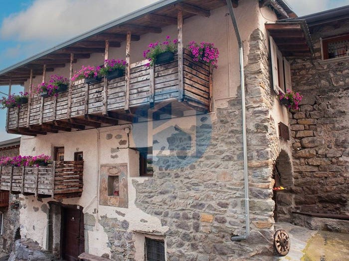 Casa con 6 locali in vendita in Via Imavilla, Pescarzo, Capo di Ponte