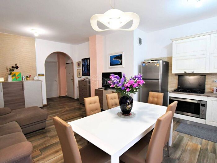 Appartamento trilocale in vendita in Via Giuseppe Mazzini, Porto San Giorgio