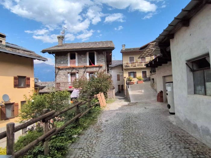 Casa quadrilocale in vendita in Località Pompiod, Jovencan