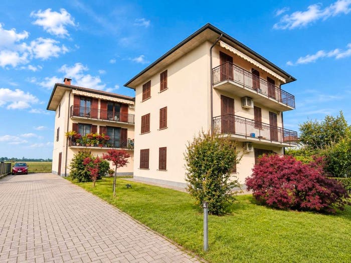 Appartamento trilocale in vendita in Via Vittorio Bachelet, Centro, Linarolo
