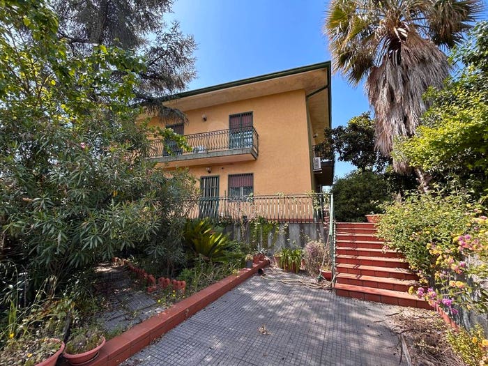 Casa con 6 locali in vendita in Cannizzaro, Catania
