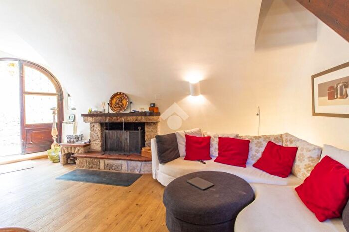 Casa quadrilocale in vendita in Via Bormida, Castel Sant'Angelo