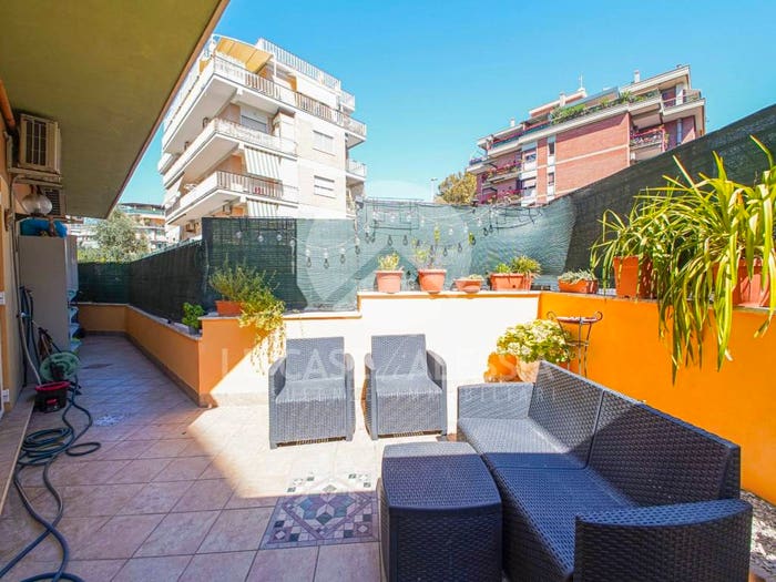 Appartamento trilocale in vendita in Via delle Nereidi, Ostia Ponente, Roma