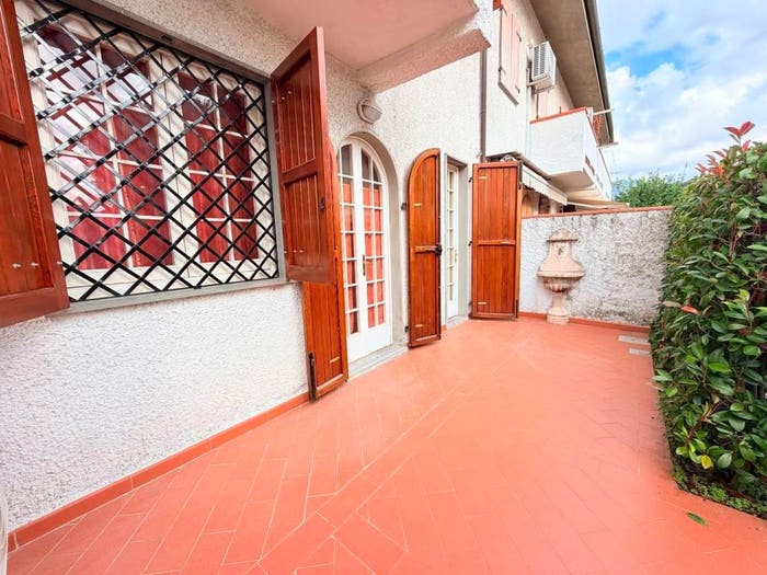 Casa quadrilocale in vendita in Via Fivizzano, Bondano Partaccia, Massa