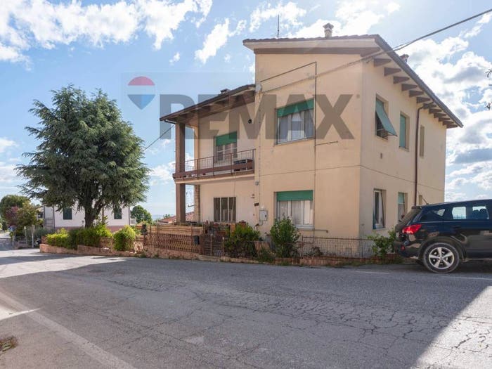 Casa con 6 locali in vendita in Via Bovio, Centro, Cupramontana
