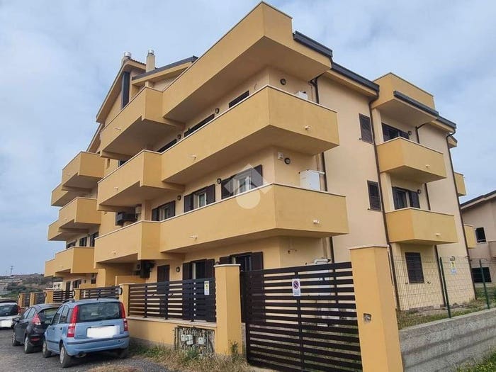 Appartamento trilocale in vendita in Via Risorgimento, Campo Calabro