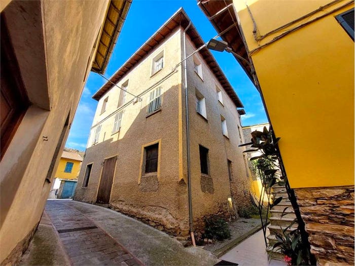 Casa con 6 locali in vendita in Piazza Vittorio Veneto, Leverone, Borghetto d'Arroscia